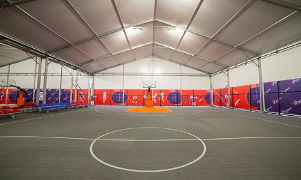 建造一個(gè)籃球館篷房需要多少錢?（籃球場(chǎng)篷房的搭建成本）